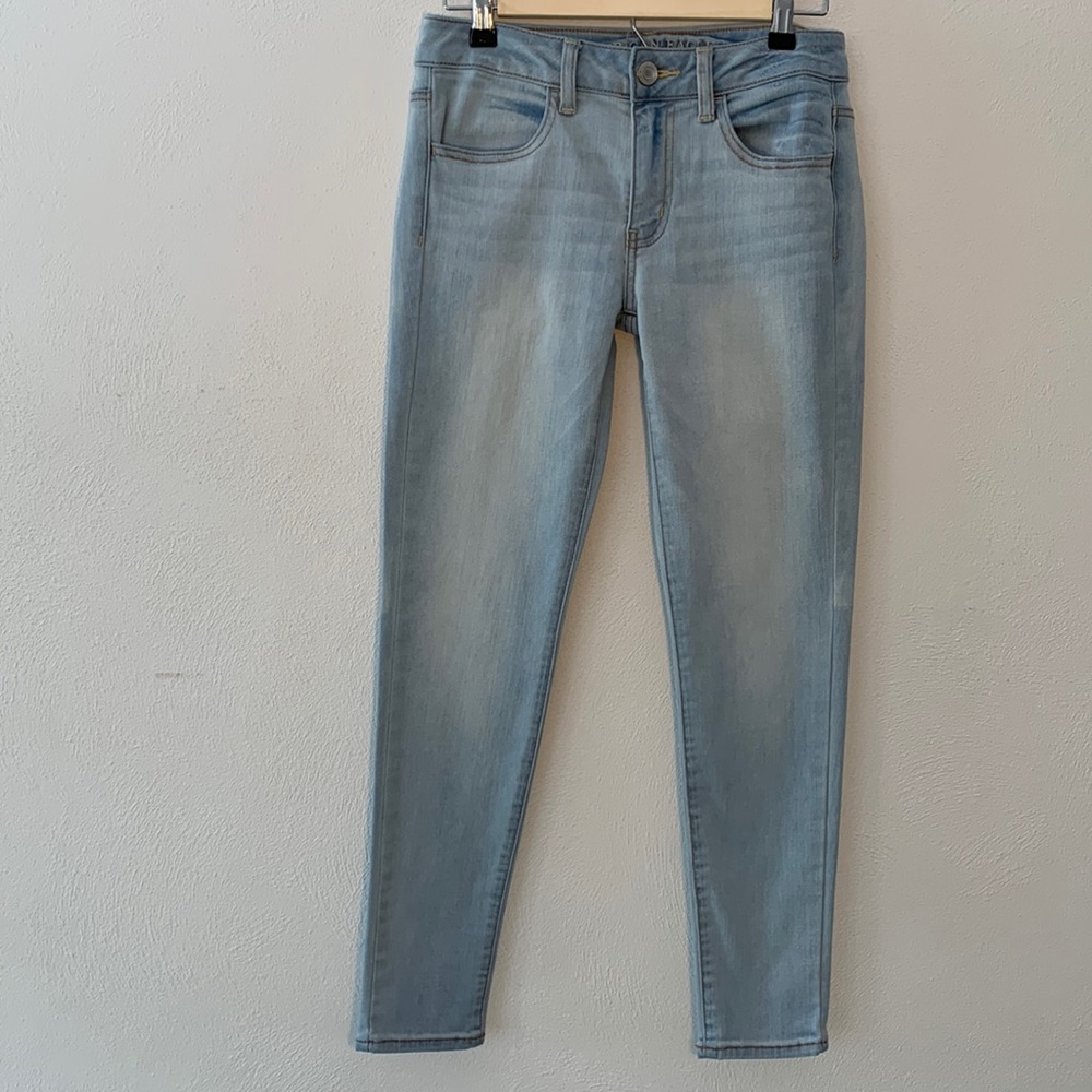 American Eagle Super Stretch mid rise jegging, size 4 short